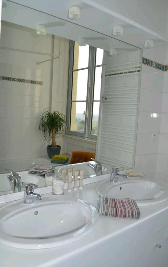 Appart'Chateau La Varenne Apartamento Exterior foto