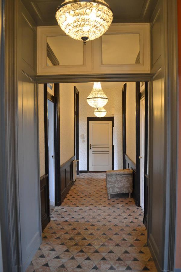 Appart'Chateau La Varenne Apartamento Exterior foto